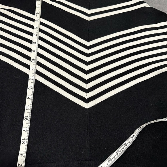 Tahiti Black & White Chevron Striped Bat wing Sweater. Small. Mock Turtle Neck. - Picture 5 of 10